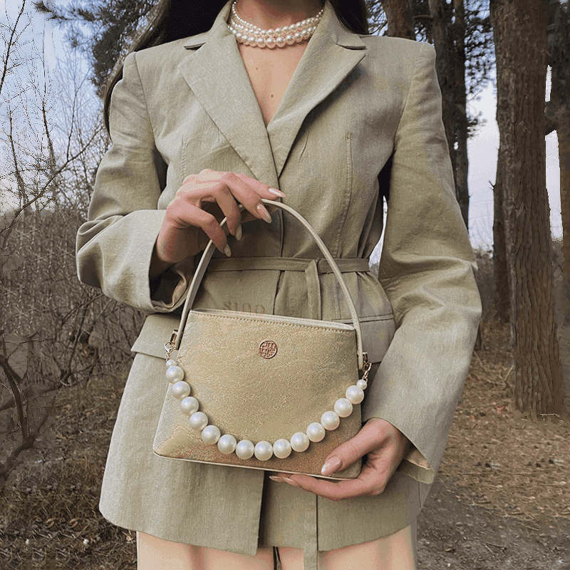 Thoughtful Chinese Gift Guide: Choosing the Perfect Present for Every Recipient - SinoCultural