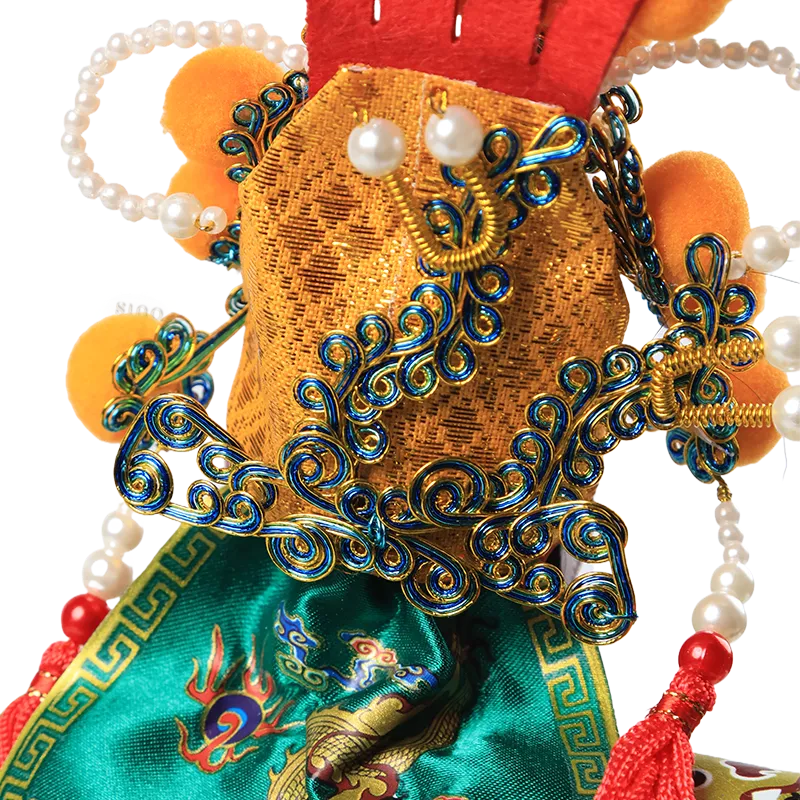 Coronet back details of 12-inch Guan Yu doll (intricate beadwork).