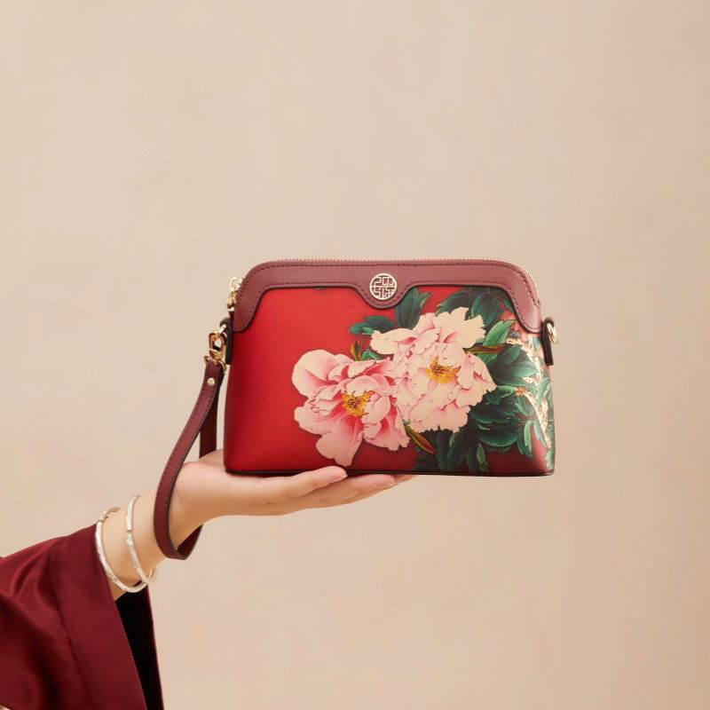 Mulberry Silk Handcrafted Flower Clutch Bag Women Wallet Eveing Purse - SinoCultural -- P170029-B -