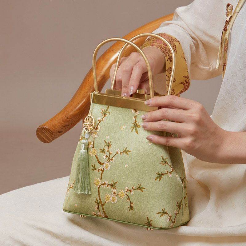 Mulberry Silk Luxury Light Green Kiss Lock Clutch Bag - SinoCultural -- P170118 -