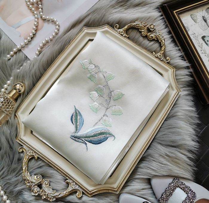 Handmade Su Embroidery 16 Momme Silk Scarf 155x35cm - SinoCultural -- HYFSJ033A01