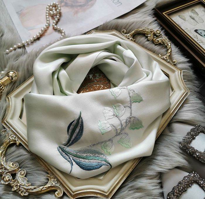 Handmade Su Embroidery 16 Momme Silk Scarf 155x35cm - SinoCultural -- HYFSJ033A01