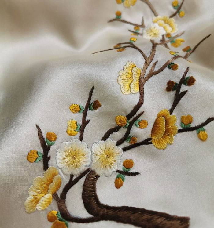 Handmade Su Embroidery 16 Momme Silk Scarf 155x35cm - SinoCultural -- HYFSJ034A01