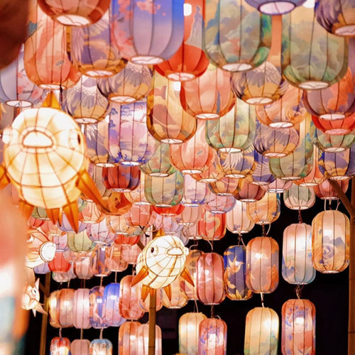 Moon Glow and Lanterns Bright: The Enchantment of the Lantern Festival