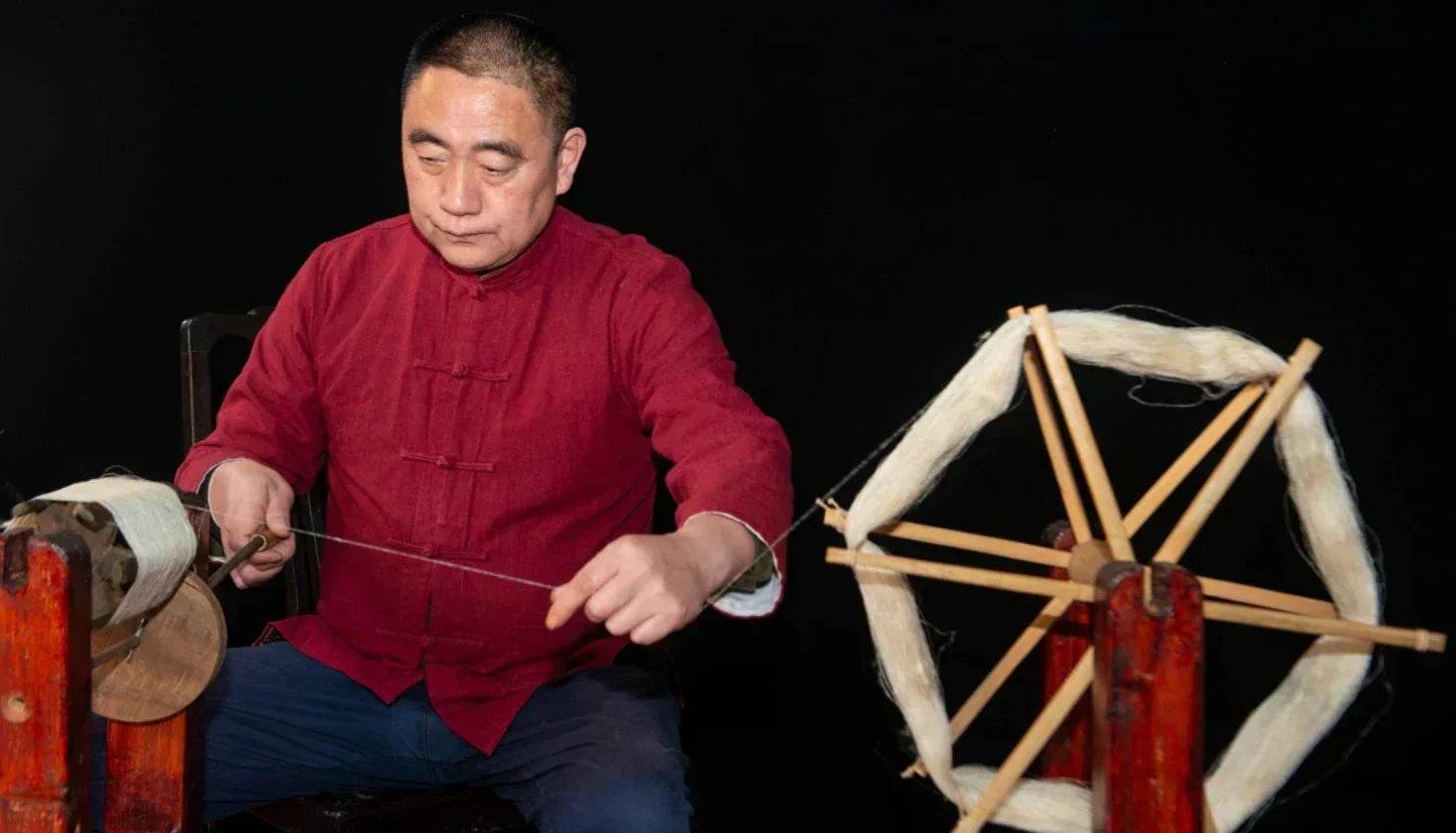 Master of Shuanglin Lingjuan(双林绫绢): Xiaohua Zheng(郑小华） - SinoCultural
