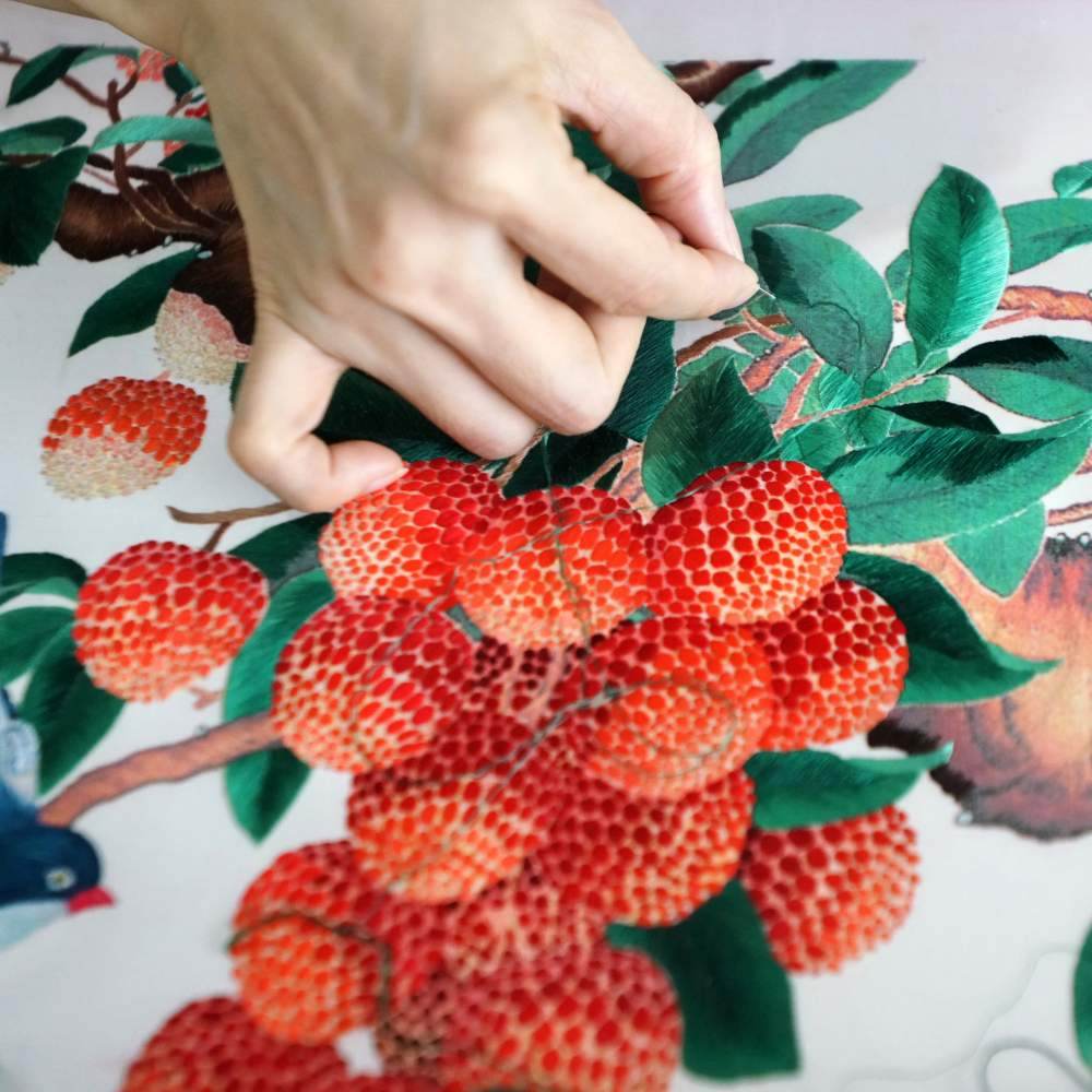 Finger-tip Legends | Exploring the Beauty of Cantonese Embroidery - SinoCultural