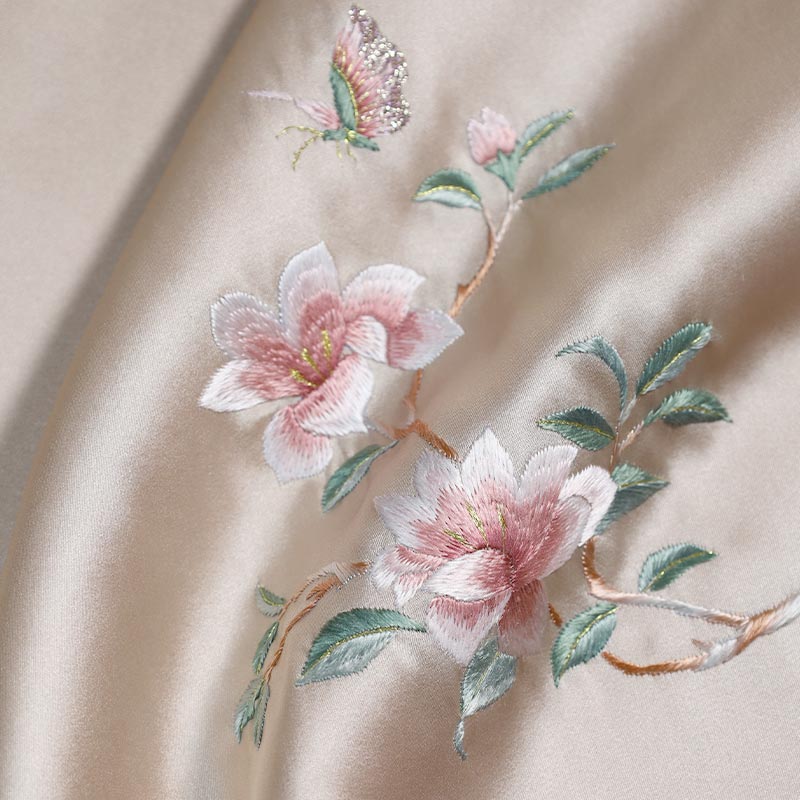 Cantonese Embroidery Handmade Mulberry Silk Scarf 155*35