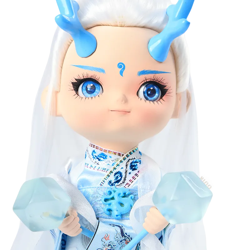 Upper body & weapon details of 9-inch Ao Bing doll (holding ice hammers).