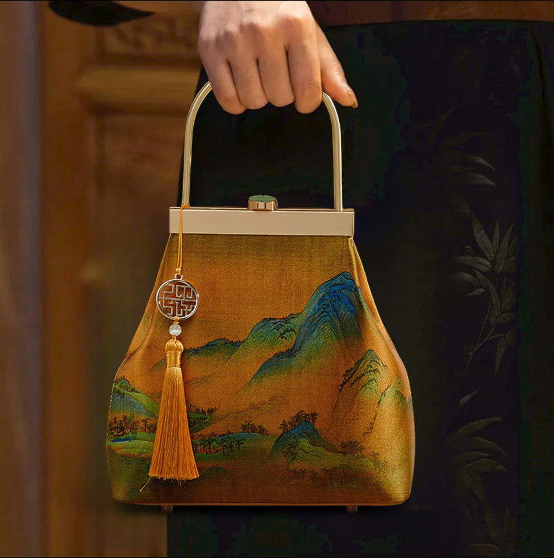 Chinese Painting Mulberry Silk High-end Lux Kiss Lock Clutch Handbag - SinoCultural