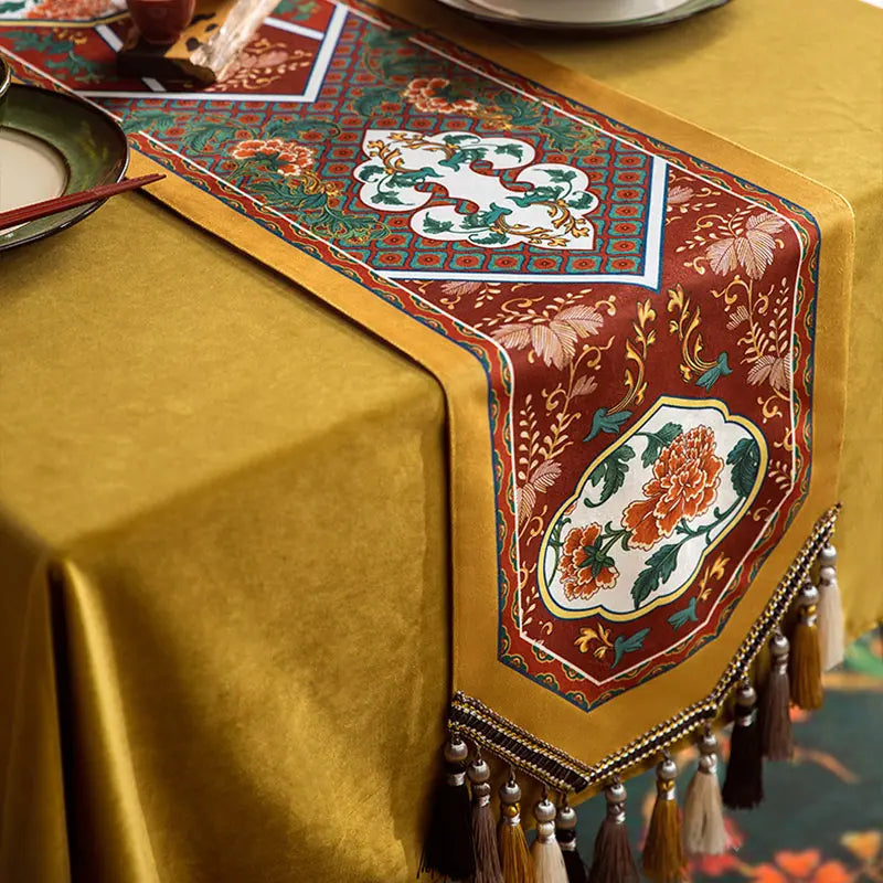 Chinoiserie Vintage Royal Palace Design Table Runner