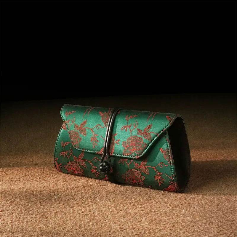 Xiangyunsha Silk Vintage New Chinese-Style Evening Clutch Wallet - SinoCultural