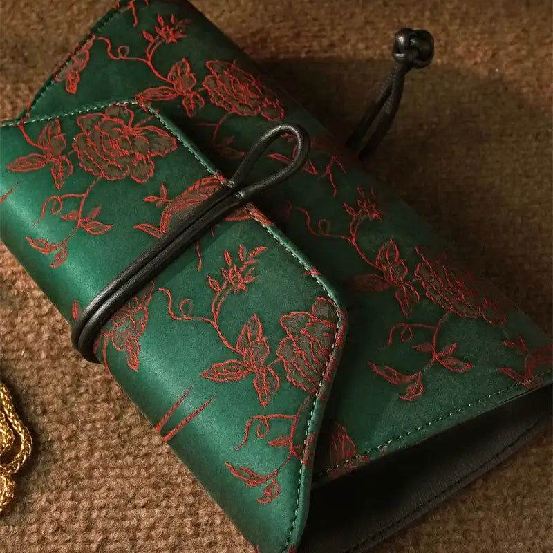 Xiangyunsha Silk Vintage New Chinese-Style Evening Clutch Wallet - SinoCultural