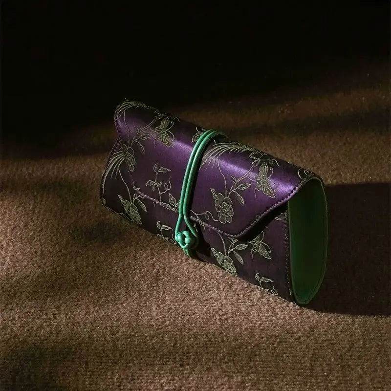 Xiangyunsha Silk Vintage New Chinese-Style Evening Clutch Wallet - SinoCultural