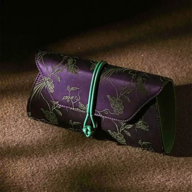 Xiangyunsha Silk Vintage New Chinese-Style Evening Clutch Wallet - SinoCultural
