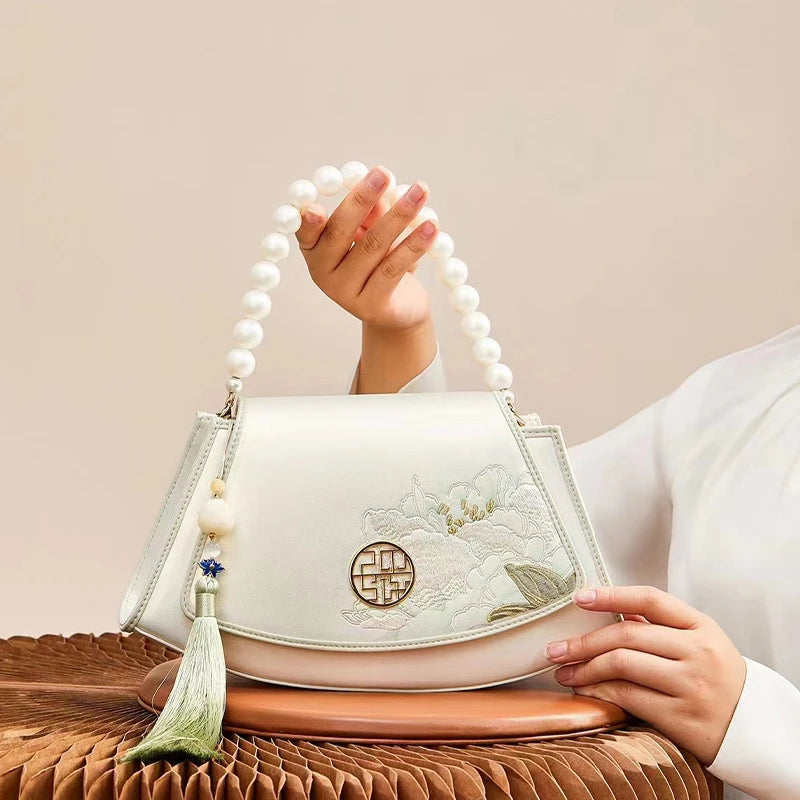 Embroidery Leather Vintage White Lotus Handbag