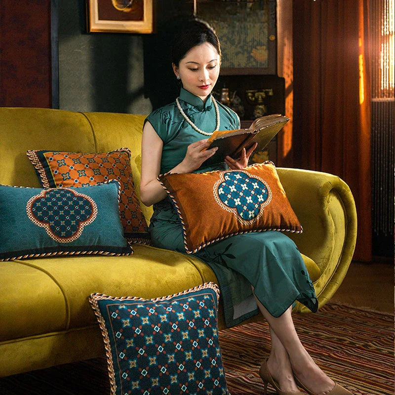 Chinoiserie Classic Retro Luxurious Throw Pillow