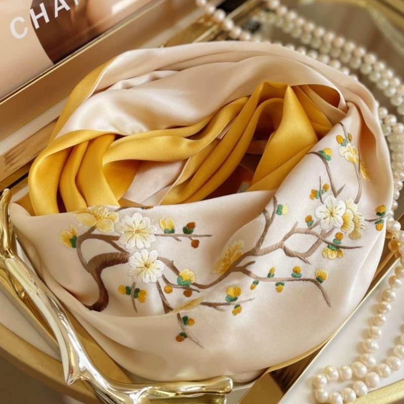 Handmade Suzhou Embroidery 16 Momme Silk Scarf 155x35cm - SinoCultural