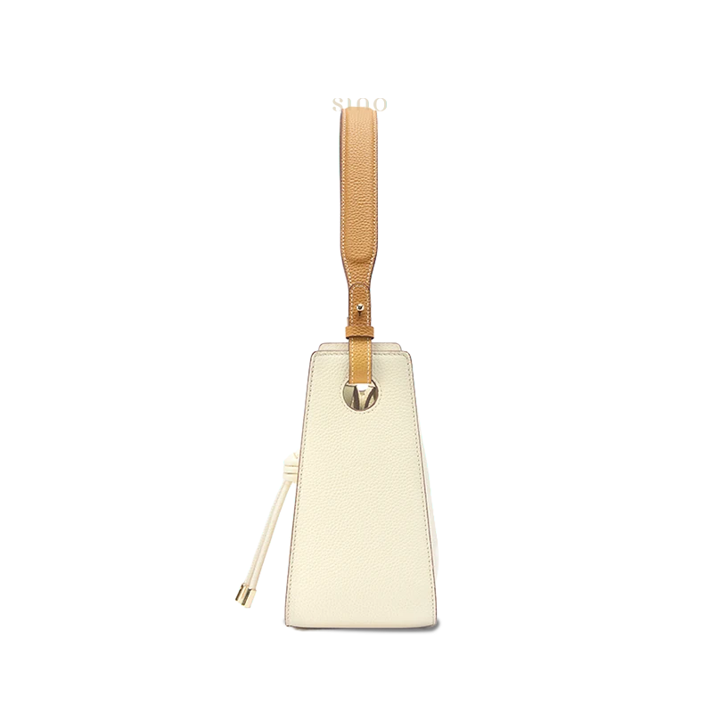 Seasonal Grace large leather shoulder bag side view showing the structured silhouette and shoulder strap.