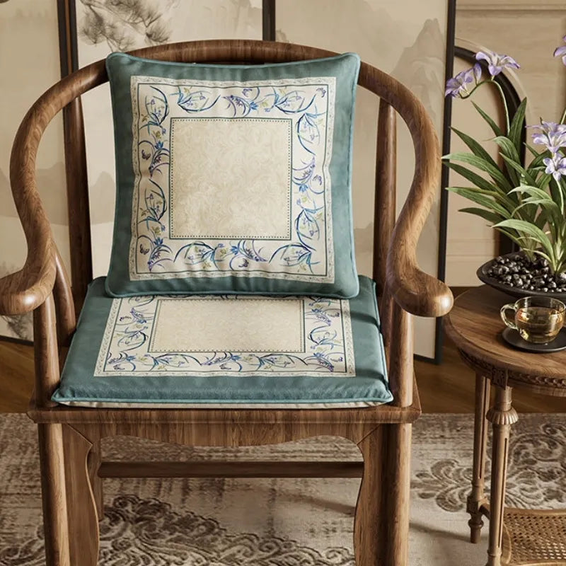 ZISHI シルクスクリーン② COMOLI AURALEE ENNOY Chinoiserie Dining Chair Cushion Summer Blue | Sinocultural