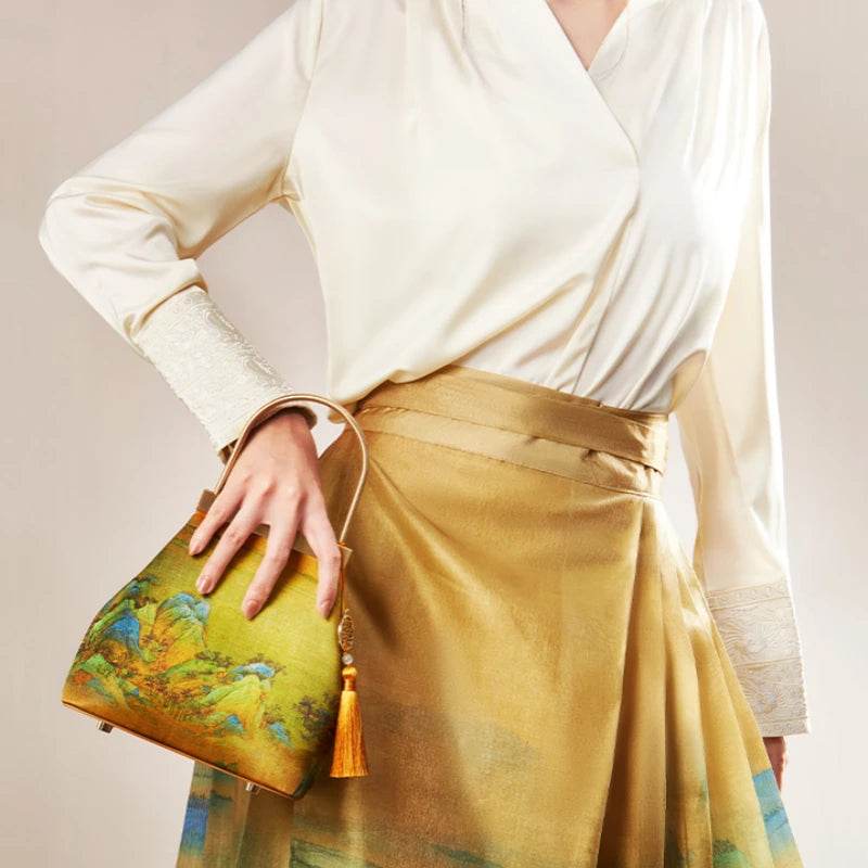Chinese Painting Mulberry Silk Lux Kiss Lock Clutch Handbag - SinoCultural
